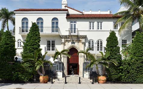 casa de versace en miami beach|Versace house in Miami beach.